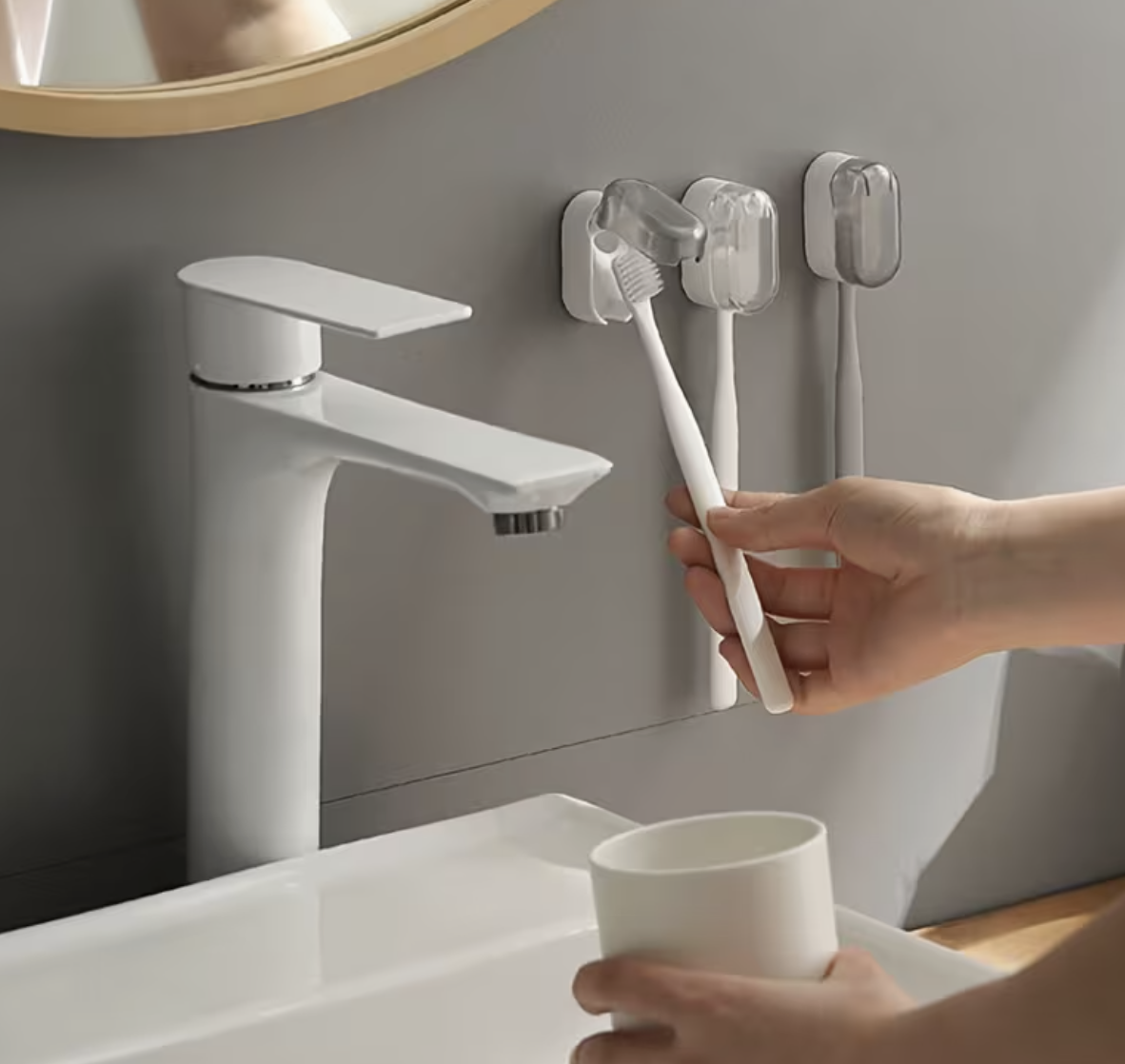 Wall-Mounted Toothbrush Holder, Plastic No-Drill Dustproof Organizer for Bathroom & Travel, Easy Carry Storage Box - Image 3